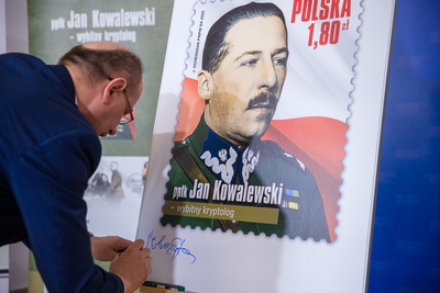 Prezentacja znaczka poświęconego wybitnemu kryptologowi Janowi Kowalewskiemu – Warszawa, 30 czerwca 2020. Fot. Sławek Kasper (IPN)