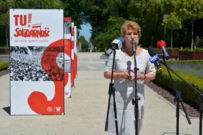 Dorota Koczwańska-Kalita, naczelnik kieleckiej delegatury IPN, podczas otwarcia wystawy „TU rodziła się »Solidarność«” – Końskie, 1 lipca 2020. Fot. Katarzyna Pronobis (IPN)