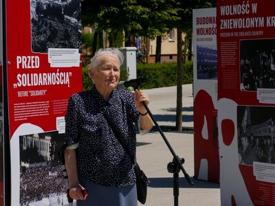 Urszula Radek, uczestniczka wydarzeń Lubelskiego Lipca 1980, podczas otwarcia wystawy IPN „TU rodziła się »Solidarność«” – Świdnik, 1 lipca 2020. Fot. Agnieszka Skura (IPN)