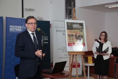 Dr Jarosław Szarek, prezes IPN, podczas konferencji prasowej na temat udostępnienia on-line Bazy Ofiar Zbrodni Wołyńskiej –  8 lipca 2020. Fot. Piotr Życieński (IPN)