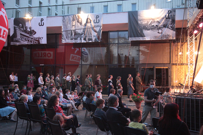 Uroczystość nawiązywała do mszy powstańczej, która odbyła się 15 sierpnia w podwórku kamienicy przy ul. Poznańskiej 12. Fot. Piotr Życieński (IPN)