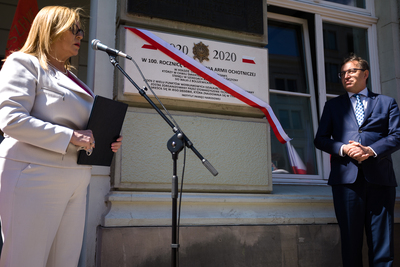 Odsłonięcie tablicy poświęconej Armii Ochotniczej 1920 r. na budynku Warszawskiego Domu Technika – 12 sierpnia 2020. Fot. Sławek Kasper (IPN)
