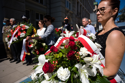 Odsłonięcie tablicy poświęconej Armii Ochotniczej 1920 r. na budynku Warszawskiego Domu Technika – 12 sierpnia 2020. Fot. Sławek Kasper (IPN)