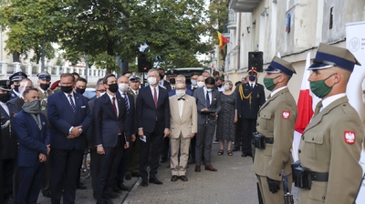 Uroczystość odsłonięcia tablicy poświęconej Halinie Konopackiej i płk. dypl. Ignacemu Matuszewskiemu – Warszawa, 14 sierpnia 2020. Fot. Mateusz Niegowski (IPN)