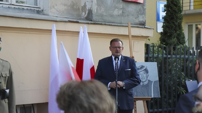 Uroczystość odsłonięcia tablicy poświęconej Halinie Konopackiej i płk. dypl. Ignacemu Matuszewskiemu – Warszawa, 14 sierpnia 2020. Fot. Mateusz Niegowski (IPN)