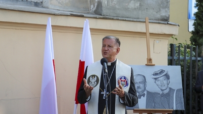 Uroczystość odsłonięcia tablicy poświęconej Halinie Konopackiej i płk. dypl. Ignacemu Matuszewskiemu – Warszawa, 14 sierpnia 2020. Fot. Mateusz Niegowski (IPN)