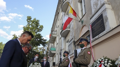 Uroczystość odsłonięcia tablicy poświęconej Halinie Konopackiej i płk. dypl. Ignacemu Matuszewskiemu – Warszawa, 14 sierpnia 2020. Fot. Mateusz Niegowski (IPN)