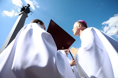 Msza św. w Sanktuarium św. Jana Pawła II w 100. rocznicę Bitwy Warszawskiej 1920 – Radzymin, 16 sierpnia 2020. Fot. Sławek Kasper (IPN)