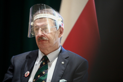 Prof. Grzegorz Nowik (Instytut Studiów Polityczny Polskiej Akademii Nauk). Debata historyków w Muzeum Józefa Piłsudskiego w Sulejówku – 20 sierpnia 2020. Fot. Sławek Kasper (IPN)