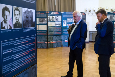 Otwarcie wystawy „Spojrzeć ludziom prosto w oczy… W 90. rocznicę urodzin Jana Olszewskiego” – Warszawa, 20 sierpnia 2020. Fot. Sławek Kasper (IPN)