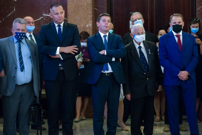 Otwarcie wystawy „Spojrzeć ludziom prosto w oczy… W 90. rocznicę urodzin Jana Olszewskiego” – Warszawa, 20 sierpnia 2020. Fot. Sławek Kasper (IPN)