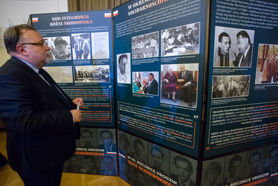 Otwarcie wystawy „Spojrzeć ludziom prosto w oczy… W 90. rocznicę urodzin Jana Olszewskiego” – Warszawa, 20 sierpnia 2020. Fot. Sławek Kasper (IPN)