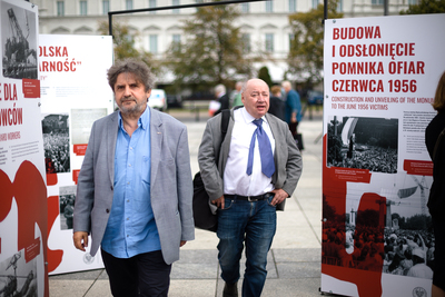 Otwarcie wystawy „Tu rodziła się Solidarność” na placu Piłsudskiego w Warszawie – 28 sierpnia 2020. Fot. Sławek Kasper (IPN)