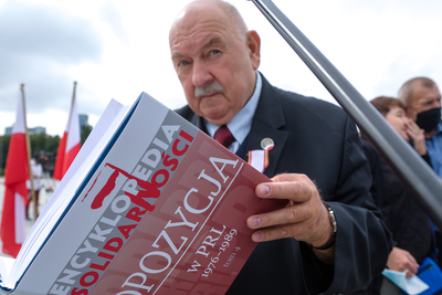 Otwarcie wystawy „Tu rodziła się Solidarność” na placu Piłsudskiego w Warszawie – 28 sierpnia 2020. Fot. Sławek Kasper (IPN)