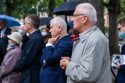 W Gdańsku, przy al. Wojska Polskiego 20, odsłonięto tablicę upamiętniającą Magdalenę Modzelewską-Rybicką – 31 sierpnia 2020. Fot. Sławek Kasper (IPN)