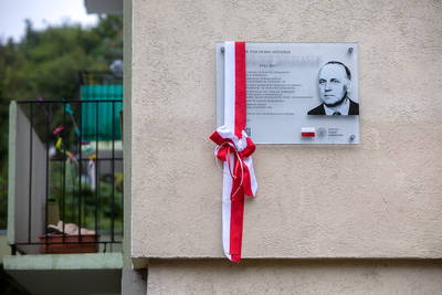W Gdańsku, przy ul. Leśny Stok 4, odsłonięto tablicę upamiętniającą Jana Piotra Koziatka – 31 sierpnia 2020. Fot. Sławek Kasper (IPN)