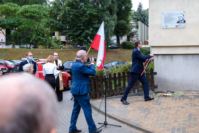 W Gdańsku, przy ul. Leśny Stok 4, odsłonięto tablicę upamiętniającą Jana Piotra Koziatka – 31 sierpnia 2020. Fot. Sławek Kasper (IPN)