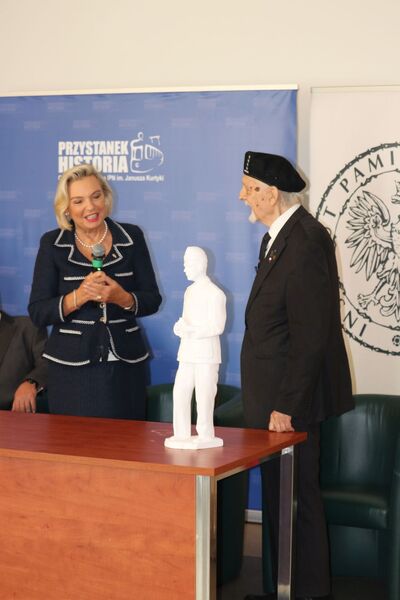 Uroczyste przekazanie rzeźby gen. Andersa Annie Marii Anders – Warszawa, 10 września 2020. Fot. CE IPN