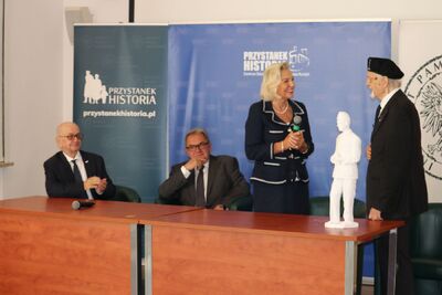 Uroczyste przekazanie rzeźby gen. Andersa Annie Marii Anders – Warszawa, 10 września 2020. Fot. CE IPN