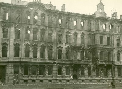 Kamienice między placem Krasińskich i ul. Nowiniarską (pl. Krasińskich 6/8/10 - ul. Nowiniarska 1/3/5) - widok części północnej z placu w kierunku wschodnim
