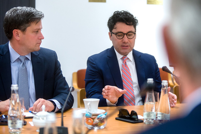 David Talbot i Marion Smith – przedstawiciele waszyngtońskiej Fundacji Pamięci Ofiar Komunizmu – Warszawa, 25 września 2020. Fot. Sławek Kasper (IPN)