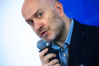 Adam Mazur z Uniwersytetu Artystycznego w Poznaniu. Dyskusja wokół książki „Najbardziej tajemniczy kraj świata...” – Warszawa, 28 września 2020. Fot. Sławek Kasper (IPN)