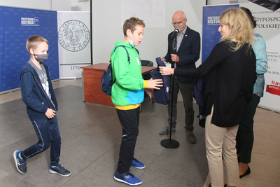 Rozdanie nagród zwycięzcom mobilnej gry miejskiej „Głos walczącej Warszawy. Podpułkownik Wacław Lipiński” – 29 września 2020. Fot. Piotr Życieński (IPN)