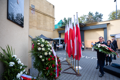 Odsłonięcie tablicy upamiętniającej Kornela Morawieckiego oraz innych członków „Solidarności Walczącej – Warszawa, 30 września 2020. Fot. Sławek Kasper (IPN)