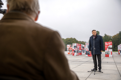 Uczestnicy Sierpnia ’80 na uroczystym zamknięciu wystawy „Tu rodziła się Solidarność” – Warszawa, 16 października 2020. Fot. Sławek Kasper (IPN)