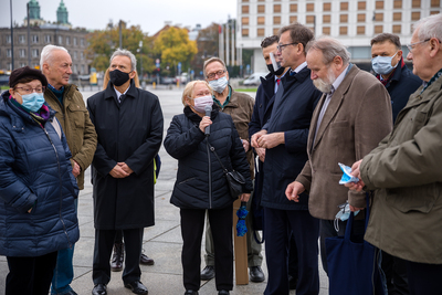 Uczestnicy Sierpnia ’80 na uroczystym zamknięciu wystawy „Tu rodziła się Solidarność” – Warszawa, 16 października 2020. Fot. Sławek Kasper (IPN)