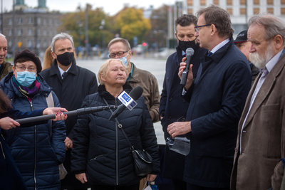 Uczestnicy Sierpnia ’80 na uroczystym zamknięciu wystawy „Tu rodziła się Solidarność” – Warszawa, 16 października 2020. Fot. Sławek Kasper (IPN)
