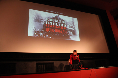 „Autostopem po byłym ZSRS” – spotkanie z podróżnikiem Michałem Paterem podczas MFFoTEK – 24 października 2020. Fot. Piotr Życieński (IPN)