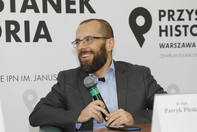 Dr hab. Patryk Pleskot. Dyskusja online „Pokazowe procesy polityczne w powojennej Polsce. Długie trwanie bezprawia” – 2 grudnia 2020. Fot. Piotr Życieński (IPN)