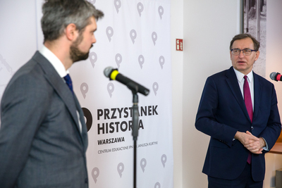 Briefing prezesa IPN dr. Jarosława Szarka i dyrektora Ukraińskiego Instytutu Pamięci Narodowej dr. Antona Drobowycza – 3 grudnia 2020. Fot. Sławek Kasper (IPN)