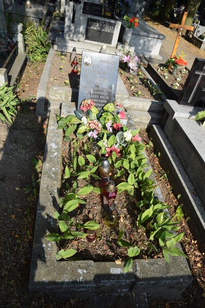 grób kpt. Stanisława Wiznera przed remontem