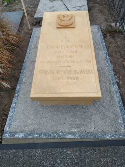 Grób Tomasz Janowski po remoncie