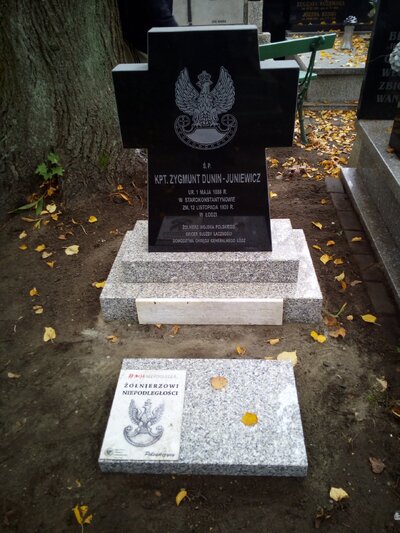 Grób Konstantego Dunin-Juniewicza po remoncie