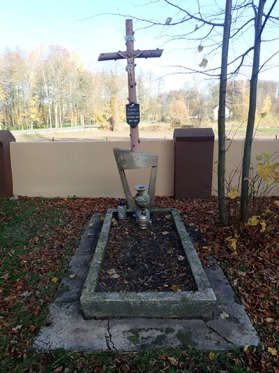 Grób Ignacego Leopolda przed remontem