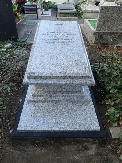 Grób Andrzeja Tytusa Nowina-Sroczyńskiego po remoncie