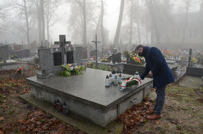 Grób Daniela Kućmy we wsi Kiełczyna w pow. staszowskim