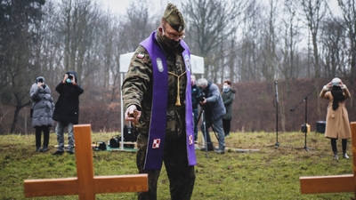 Trzecia ceremonia pogrzebowa ofiar niemieckich zbrodni – Pomiechówek, 17 grudnia 2020 fot. MN/BUWiM