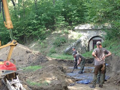 Trzeci etap prac ekshumacyjnych w Pomiechówku. Pomiechówek, wrzesień 2020. Fot. Piotr Kędziora-Babiński (IPN)