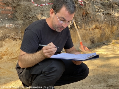 Prace poszukiwawcze na terenie dawnego Więzienia Karno-Śledczego Warszawa III „Toledo” (dziś ul. Namysłowska, Praga-Północ, Warszawa) w 2020 roku. Fot. IPN