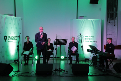 Koncert „Potęga smaku” z cyklu „URodziny Barda. Rzecz o Przemysławie Gintrowskim” – 18 grudnia 2020. Fot. Piotr Życieński (IPN)