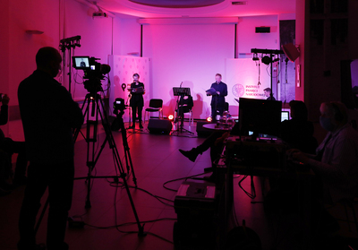 Koncert „Potęga smaku” z cyklu „URodziny Barda. Rzecz o Przemysławie Gintrowskim” – 18 grudnia 2020. Fot. Piotr Życieński (IPN)