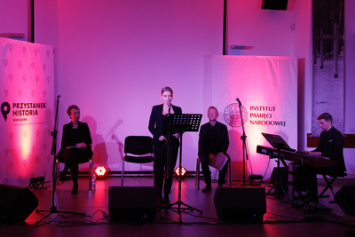 Koncert „Potęga smaku” z cyklu „URodziny Barda. Rzecz o Przemysławie Gintrowskim” – 18 grudnia 2020. Fot. Piotr Życieński (IPN)