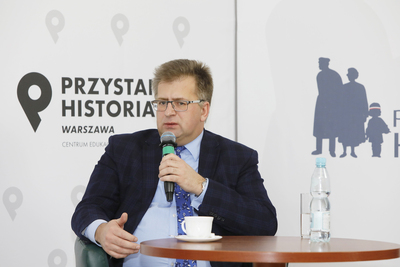Prof. Mariusz Wołos podczas dyskusji „Wymarzony sojusz? Rzeczypospolitej i Wielkiej Brytanii drogi ku wojnie” – 12 stycznia 2021. Fot. Piotr Życieński (IPN)