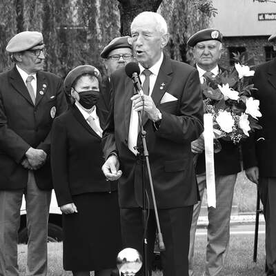 Szczepan Siekierka podczas uroczystości przy wrocławskim pomniku upamiętniającym ofiary OUN-UPA – 12 lipca 2020. Fot. IPN