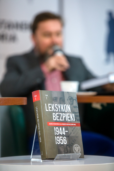 Dyskusja wokół książki „Leksykon bezpieki. Kadra kierownicza aparatu bezpieczeństwa 1944–1956. Tom I” – 19 stycznia 2021. Fot. Sławek Kasper (IPN)