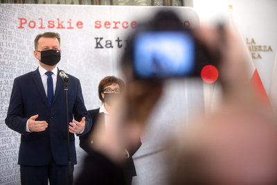 Minister Obrony Narodowej Mariusz Błaszczak, członek Komitetu Honorowego konkursu „Polskie Serce Pękło. Katyń 1940”. Fot. Sławek Kasper (IPN)